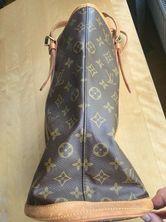 Louis Vuitton Leather tote