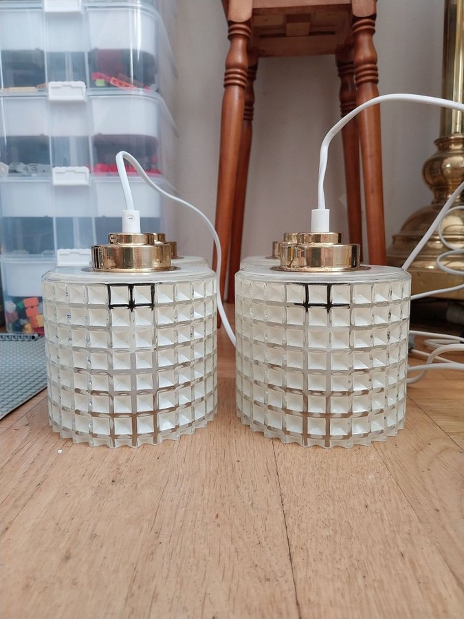 2st fönsterlampa glas och mässing retro