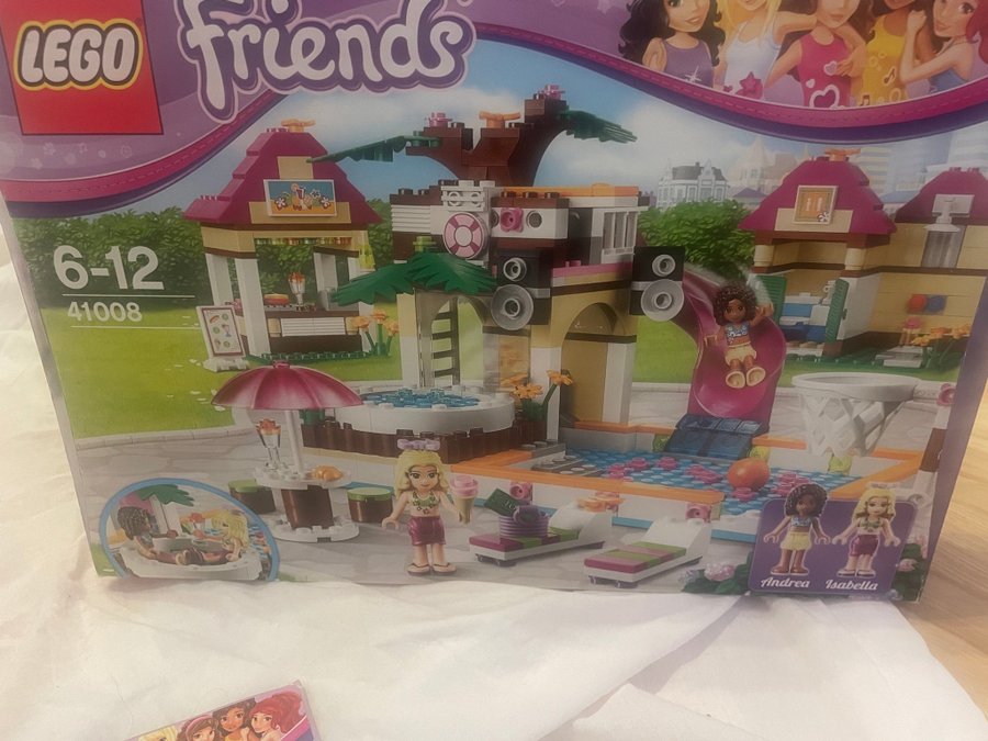 LEGO Friends 41008 - Heartlakes poolhus - komplett!