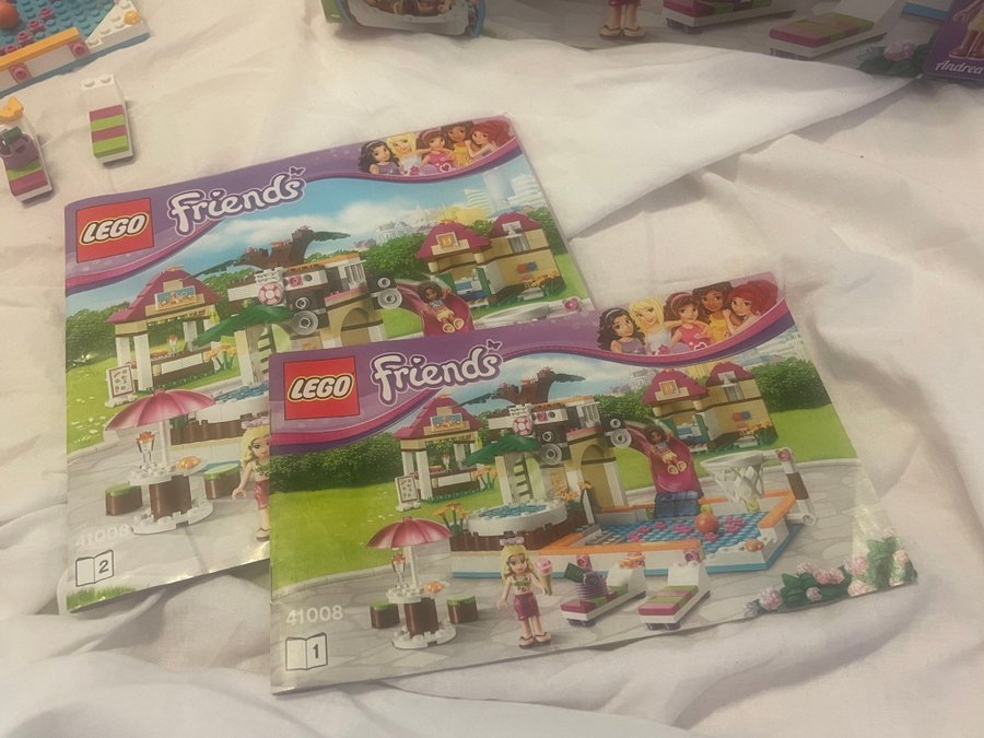 LEGO Friends 41008 - Heartlakes poolhus - komplett!