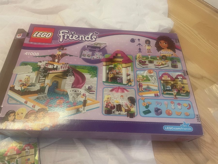 LEGO Friends 41008 - Heartlakes poolhus - komplett!