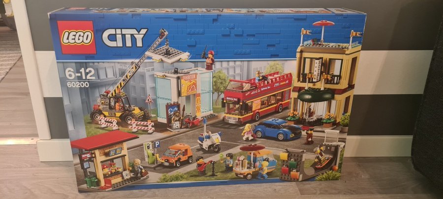 Lego city 60200 capital city huvudstad town