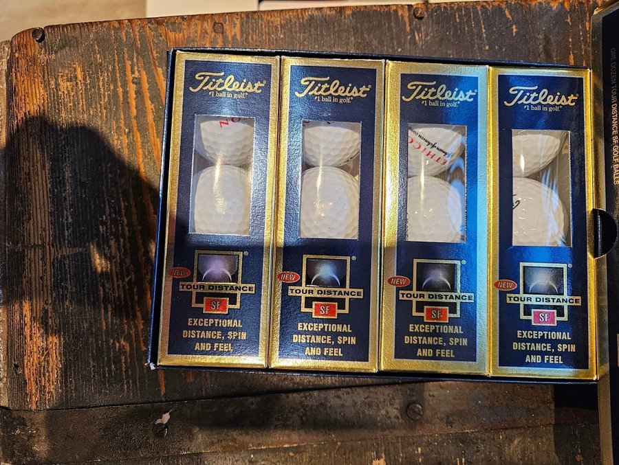 4 paket Titleist Tour Distance Golfbollar