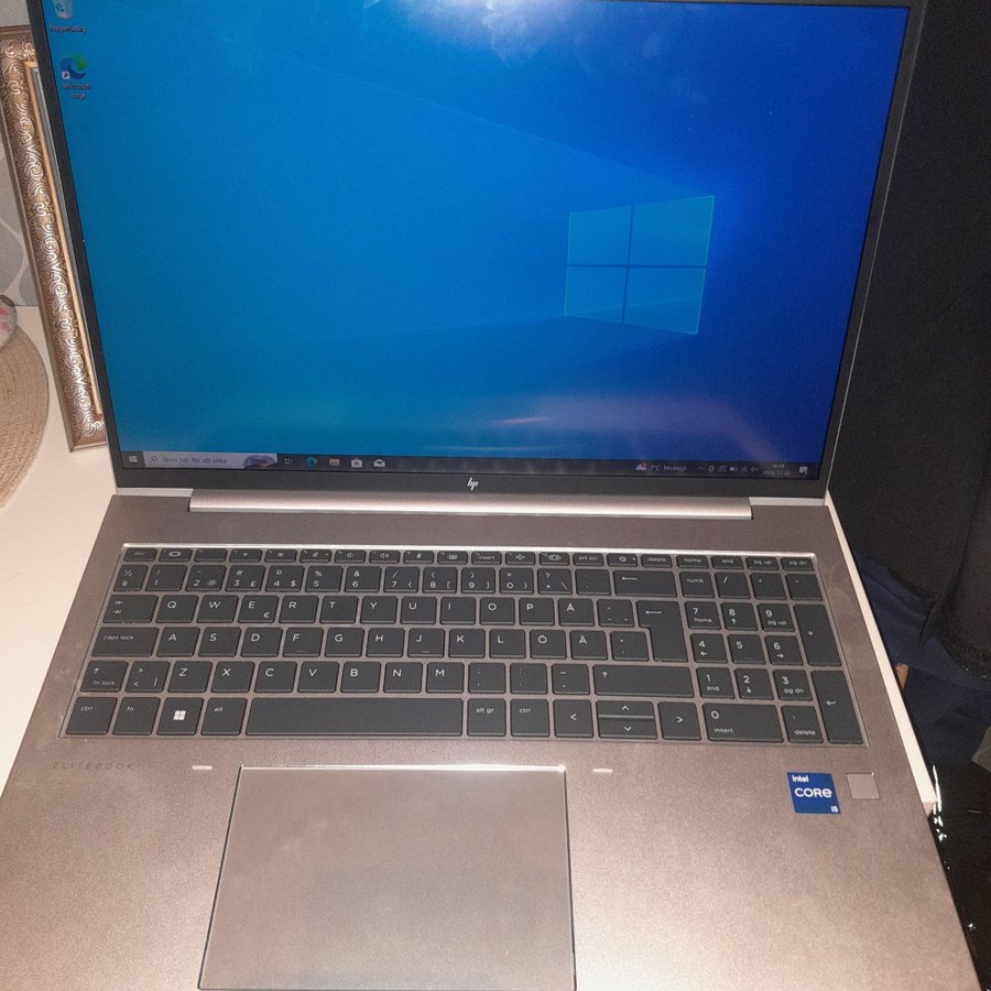 HP elitebook 860 g10