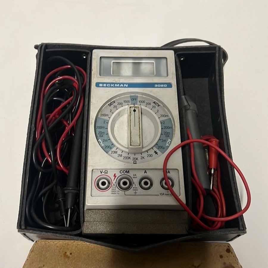 Beckman 3020 Multimeter