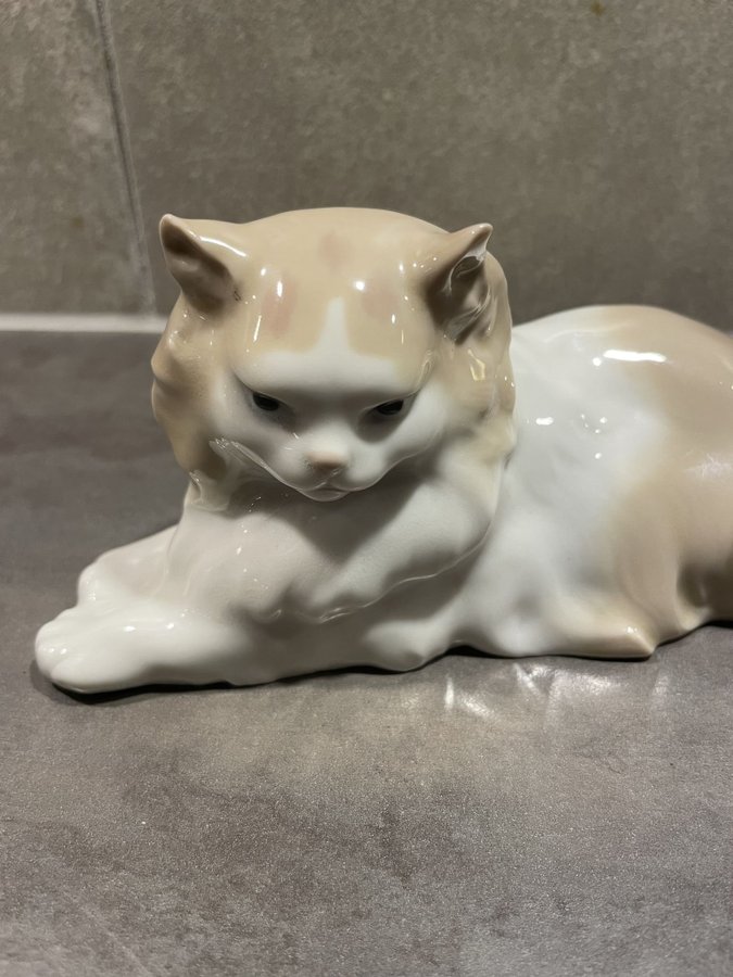 Lladro / Dao! STOR äldre Katt / Kattfigurin / figurin i riktigt fint skick!