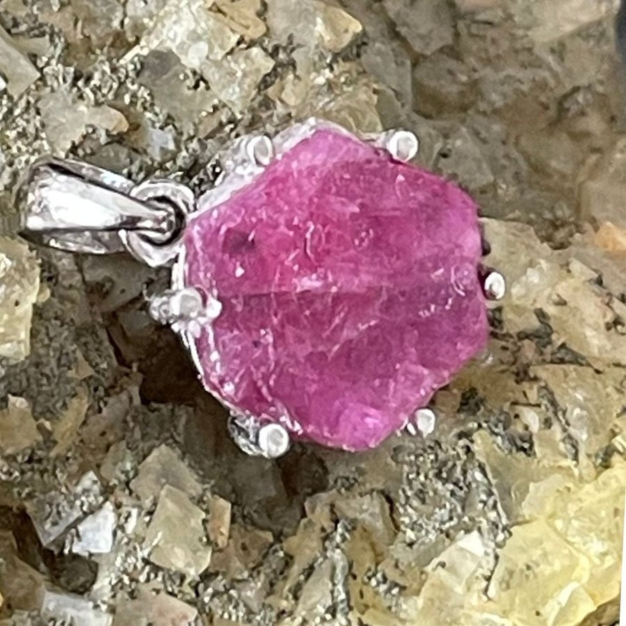 7,10 Ct OBEHANDLAD ÄKTA HALLON ROSA RUBIN Handgjort ÄKTA STERLING SILVER HÄNGE