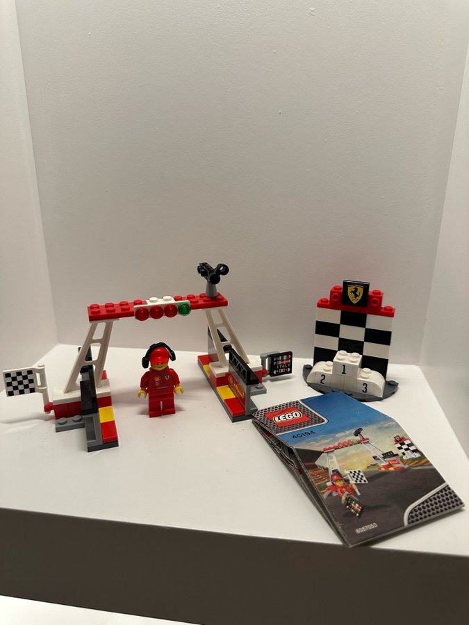 LEGO Ferrari Start  Finish Line 40194