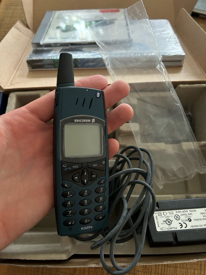 Ericsson R320s Mobiltelefon