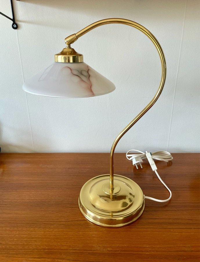 Retro bordlampa/ sänglampa Texa, modell Angelina II med skomakarlampa glaskupa.