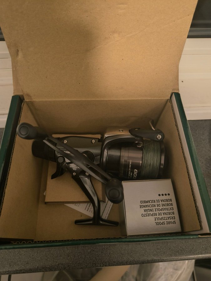 Shimano Baitrunner DL 6000 RB fiskehjul