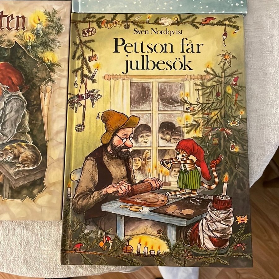 4 st julböcker - Pippi, Madicken, Pettson och tomten.