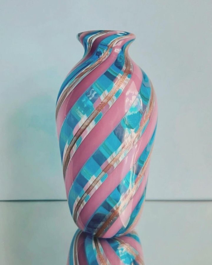 Vintage Fratelli Toso Murano swirl vase