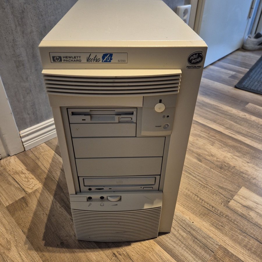 HP Vectra Xu 6/200 retro Intel pentium pro 200mh 32mb ecc