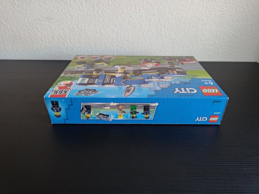 LEGO 60315 Polisens mobila kommandofordon City *OÖPPNAD*