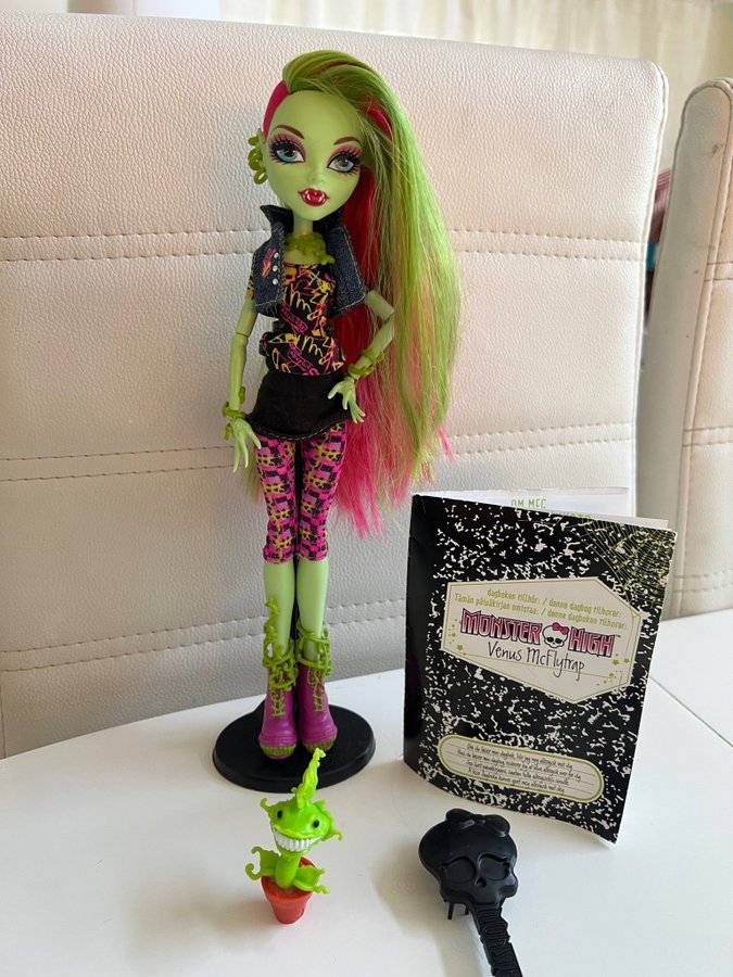 ORIGINAL MONSTER HIGH VENUS MCFLY TRAP