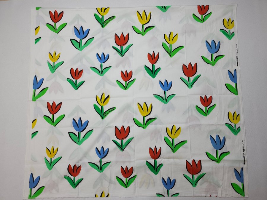 Tyg Kinnasand Ulrica Hydman Vallien "Tulipa" 252 x 143