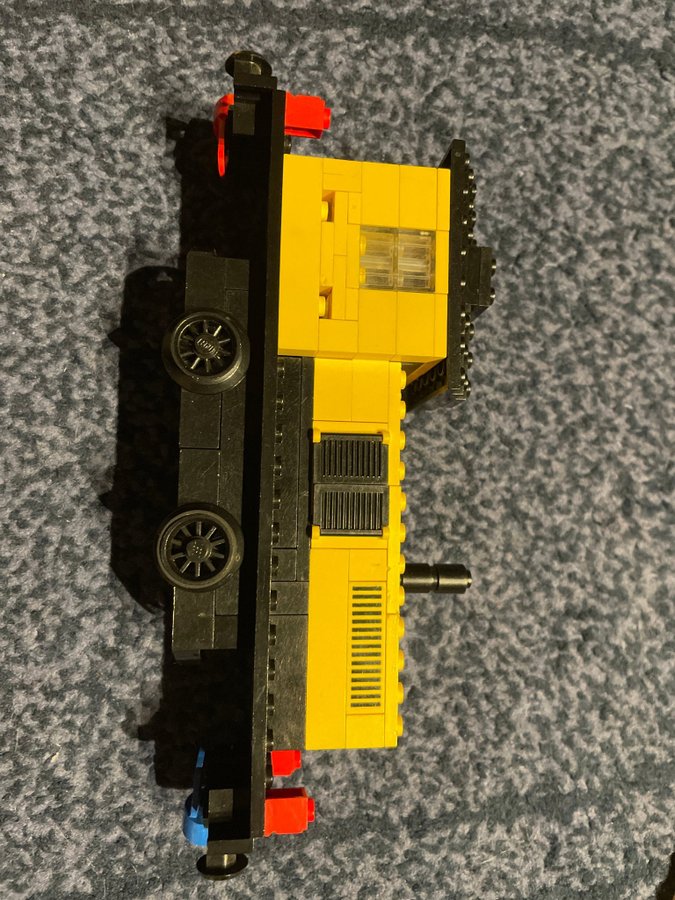 Lego 162 - Locomotive without motor