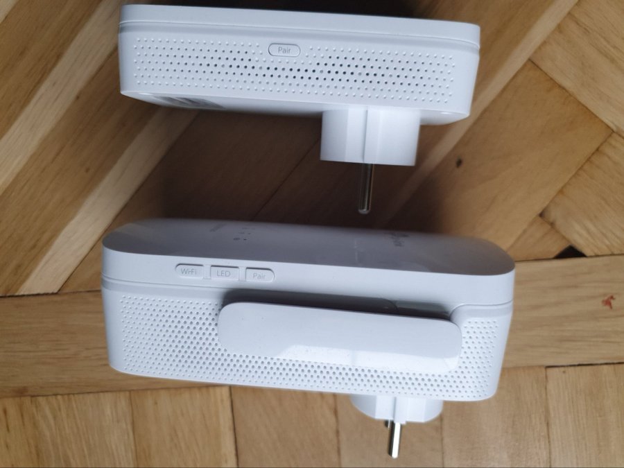 Tp-link Av1300 wifi extender med poweline adapter model TLPA8010 OCH TLWPA8630