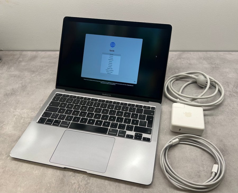 Macbook Air A2179 | i5-5200U | 8GB RAM | 256GB SSD | MacOS Sequoia