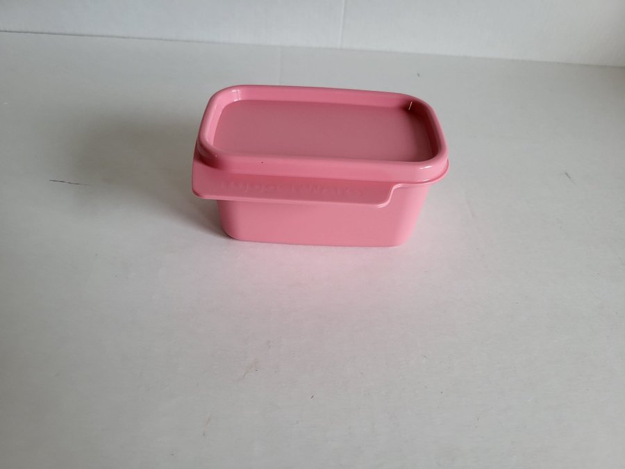 Tupperware Basic Line 1,8dl, rosa, HELT NY!