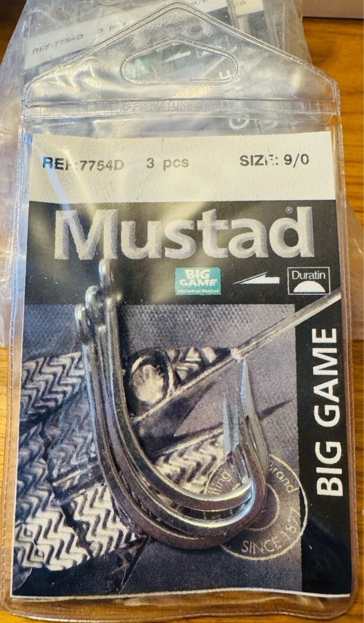 OBS MUSTAD 9/0 REF:7754D. 3 st kvalitetskrokar i original förpackning!