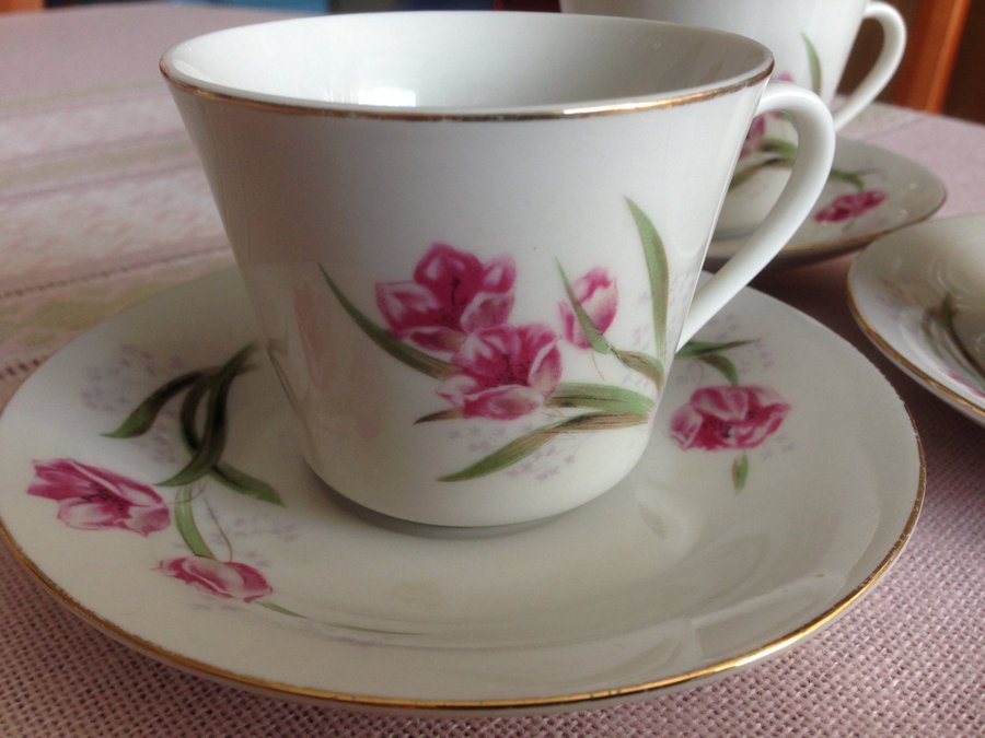 Vintage 4 st. moccakoppar espressokoppar med fat , Hebei Porcelain , Kina