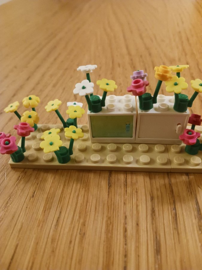 Lego Freinds Djur och Blommor mm