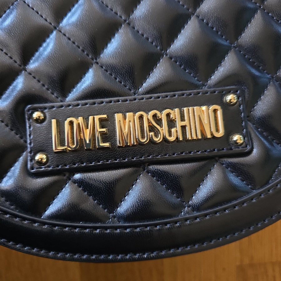 Love Moschino quilted soft saddle bag, skinnimitation