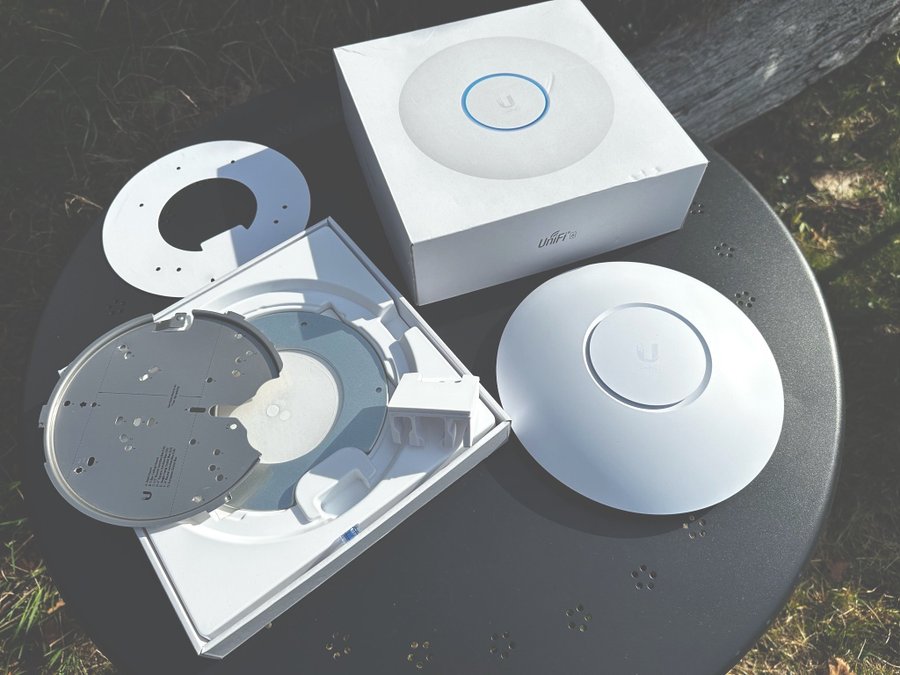 Ubiquiti UniFi 6 Enterprise Accesspunkt