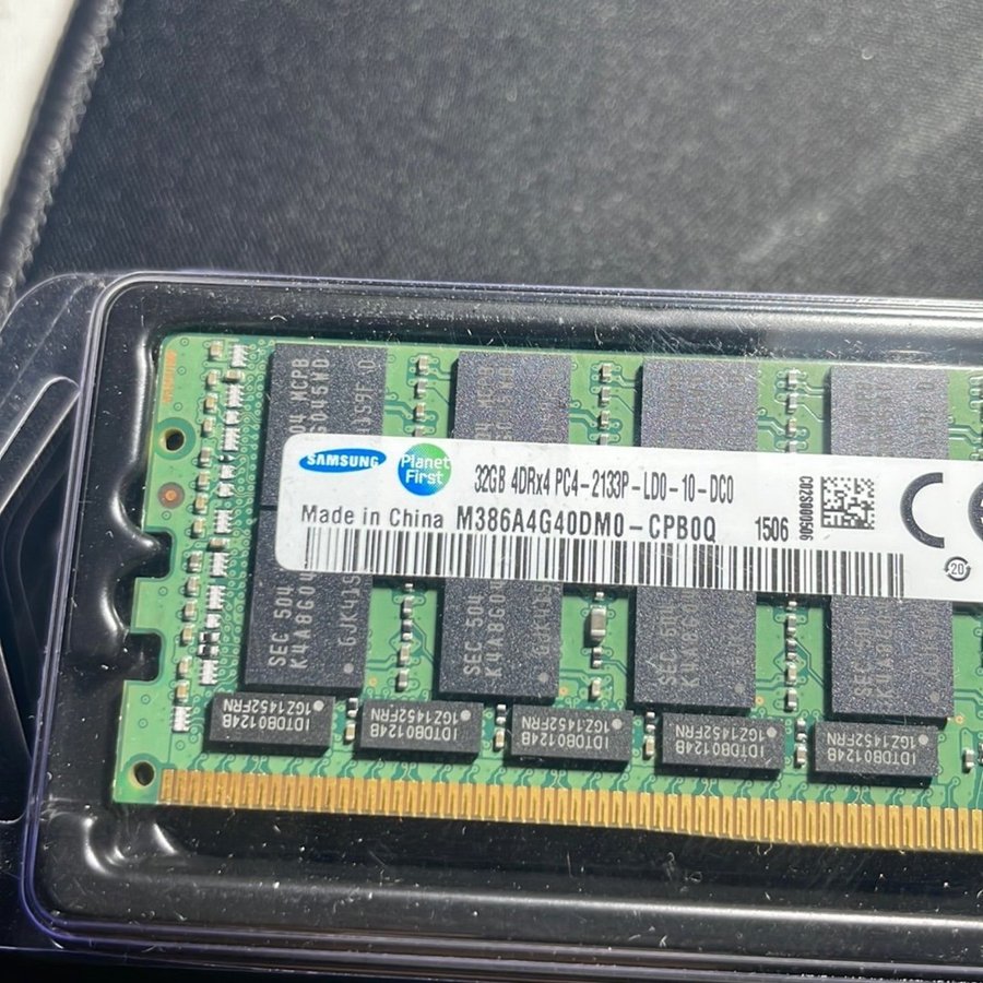 128GB(4*32GB) Samsung M386A4G40DM0-CPB0Q 32GB DDR4