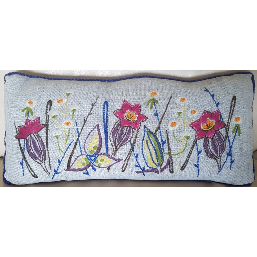 Vintage retro handbroderad kudde 60-talet flower power