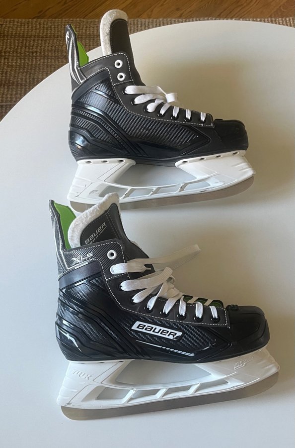 Bauer XLS Ishockey Skridskor Storlek 9 / 44,5 - Inköpta 2024