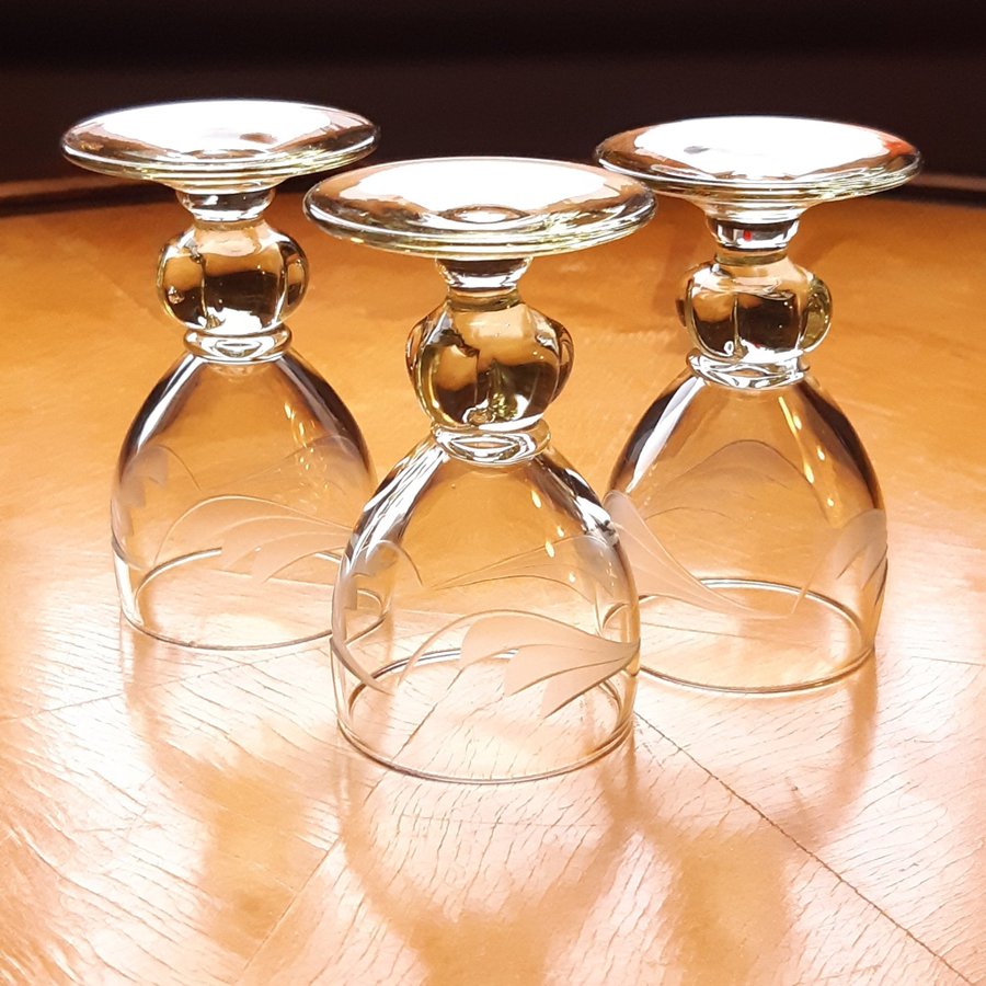 3 st likörglas med etsad dekor gulgröna vintage