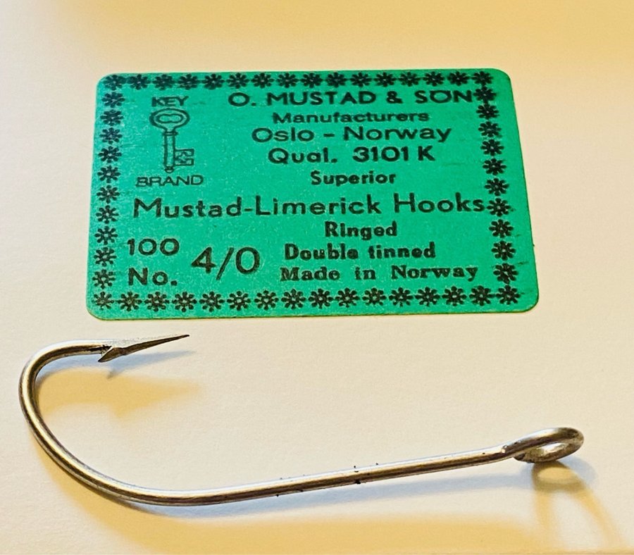 OBS Mustad 4/0. Qual 3101 K . Fina kvalitetskrokar i sin original ask. 100 st .