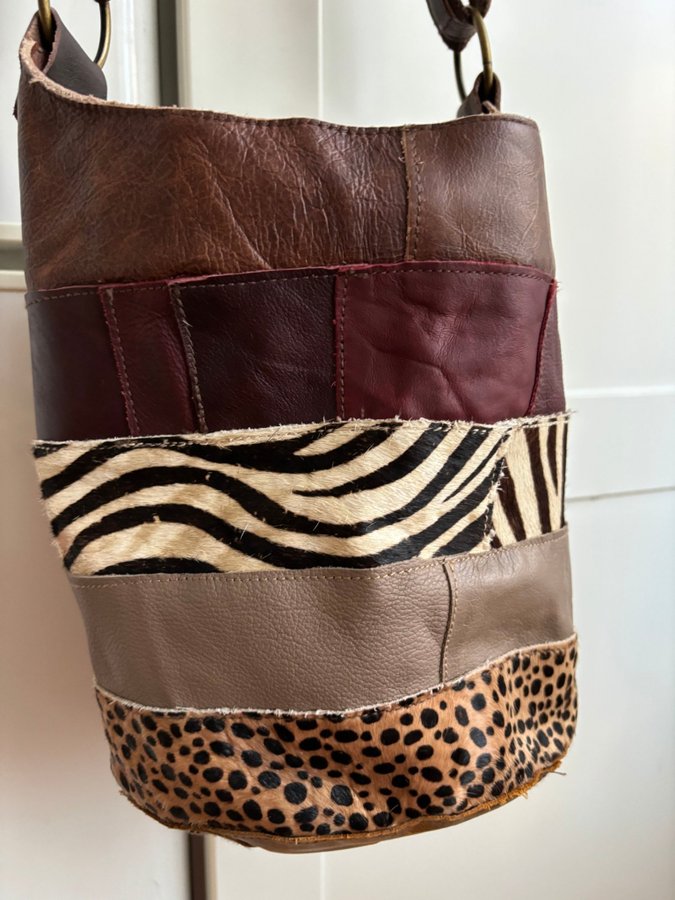 Boho, hippie bag, djurmönstrad - zebra leopard, rund, crossbody, nyskick