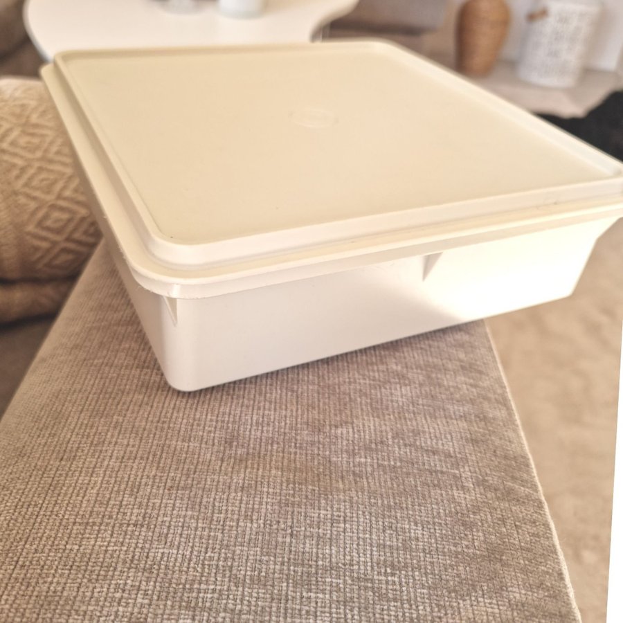 Tupperware Förvaringslåda Retro 24cm toppskick!