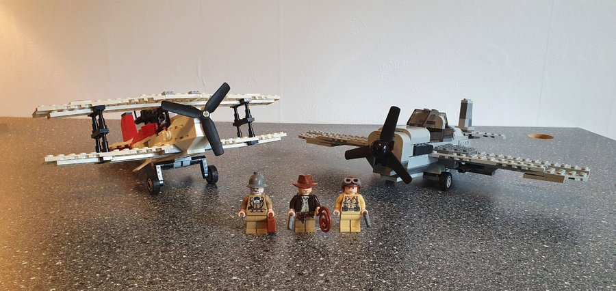 LEGO Indiana Jones Last Crusade 7198 - Fighter Plane Attack