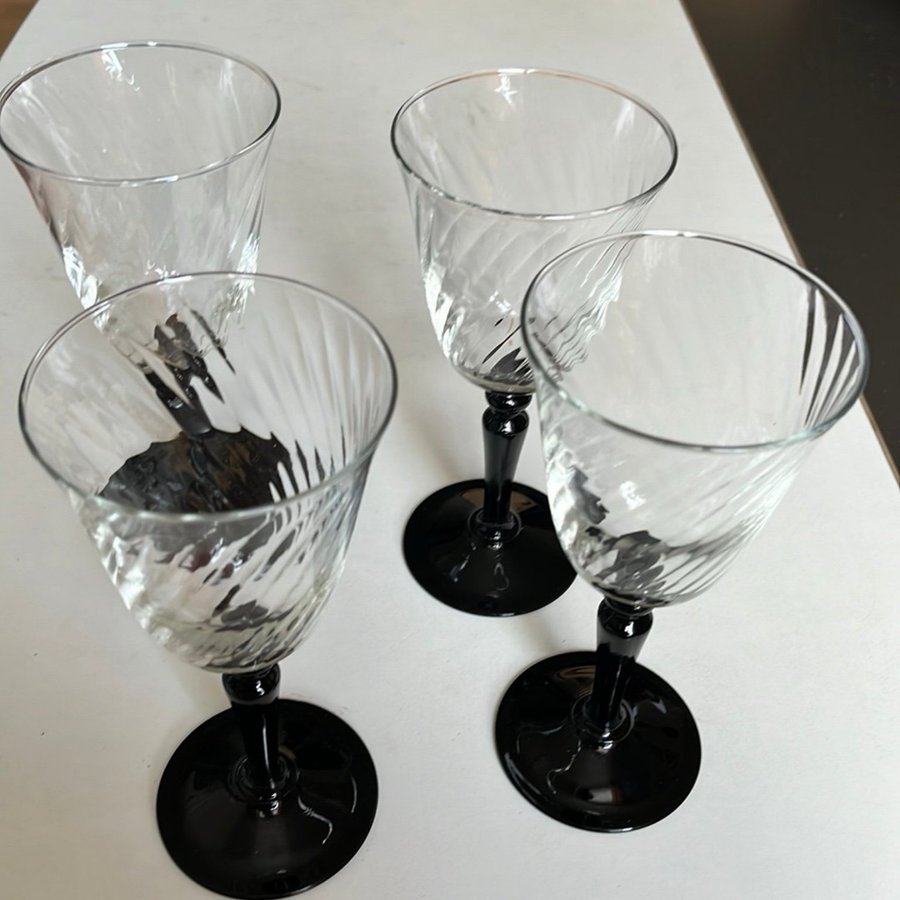 4 st rödvinsglas Onyx black Luminarc Frankrike