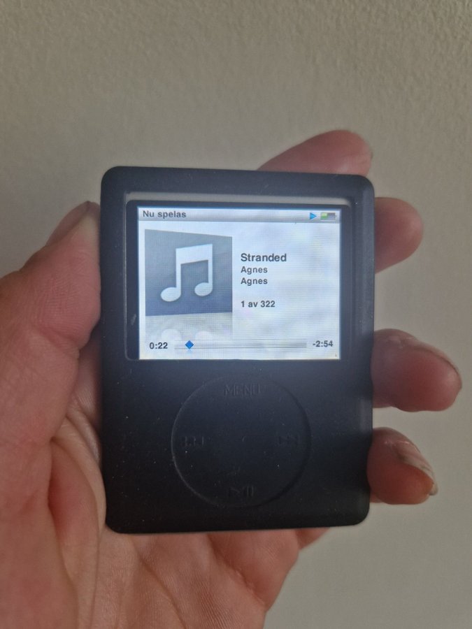 iPod 8GB - silver med svart Silikonskydd