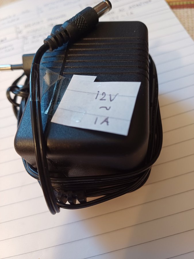 NÄTADAPTER. 12V - 1A