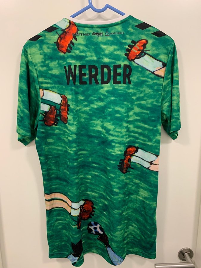 Werder Bremen, Hummel grön t-shirt, storlek M. Fotbollströja.