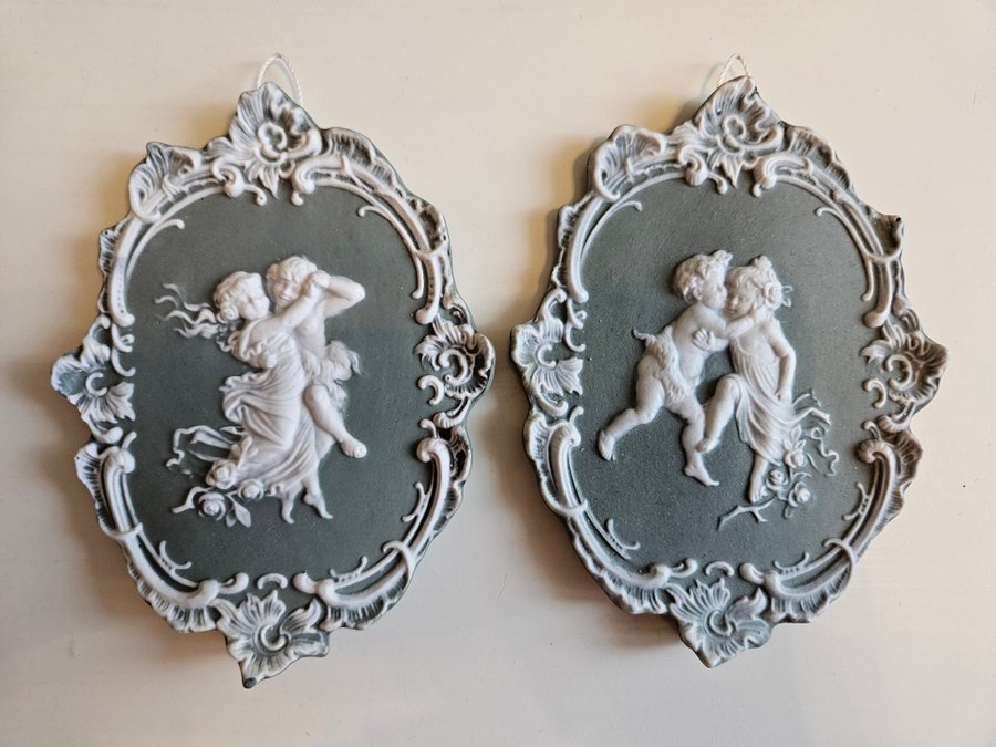 2 VINTAGE WEDGEWOOD / SCHÄFER  VATER ? JASPERWARE OLIV KERUB BARN TAVLA