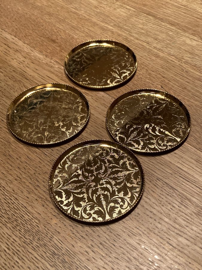 Fyra guldpläterade coasters, mint condition