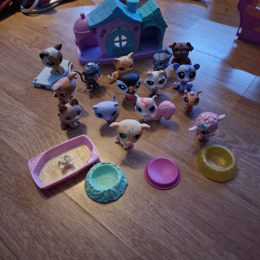 Littlest Pet Shop - Stor samling med hus och tillbehör