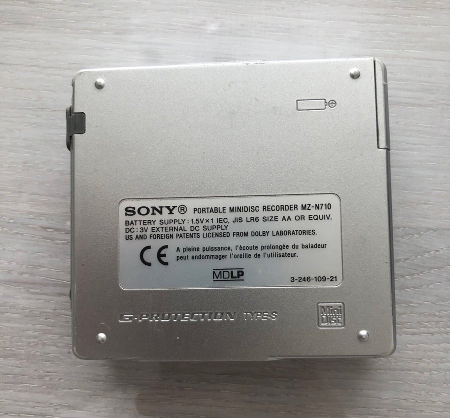 Sony Net MD Walkman MZ-N710