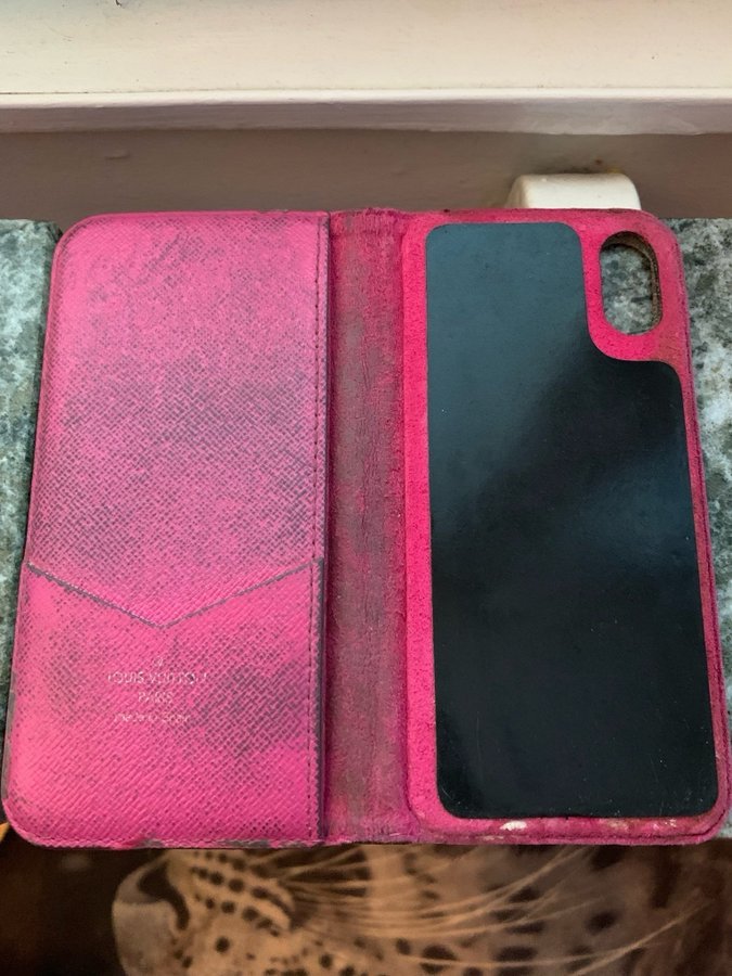 Louis Vuitton iPhone X/XS Flip Case. Bra begagnat skick!