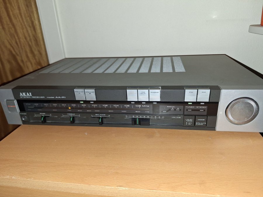 Akai AA-R1 Stereo Receiver