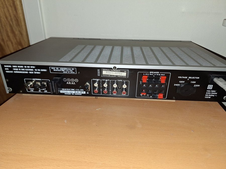 Akai AA-R1 Stereo Receiver