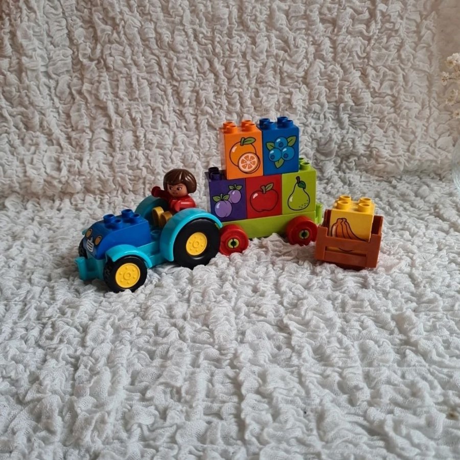 Lego Duplo Traktor med släp och frukt